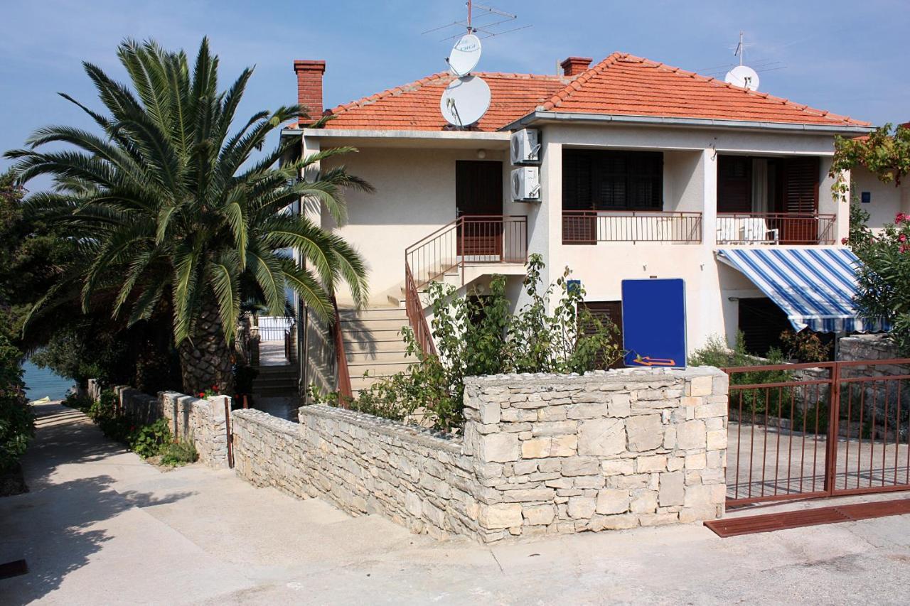 Apartments By The Sea Maslinica, Solta - 774 Grohote Exterior photo