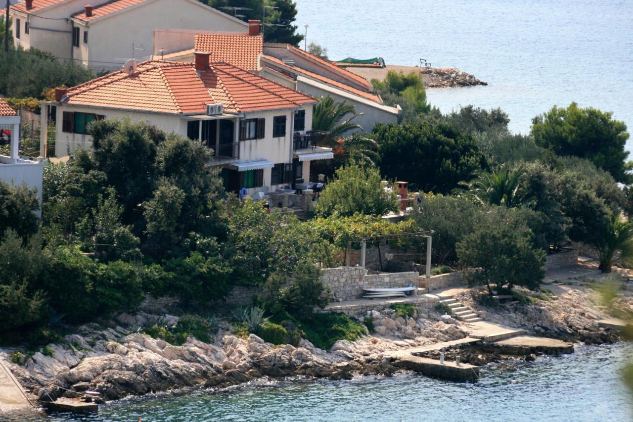 Apartments By The Sea Maslinica, Solta - 774 Grohote Exterior photo