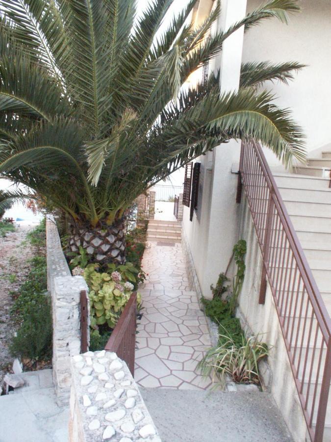 Apartments By The Sea Maslinica, Solta - 774 Grohote Exterior photo