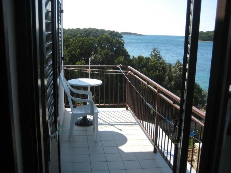 Apartments By The Sea Maslinica, Solta - 774 Grohote Exterior photo