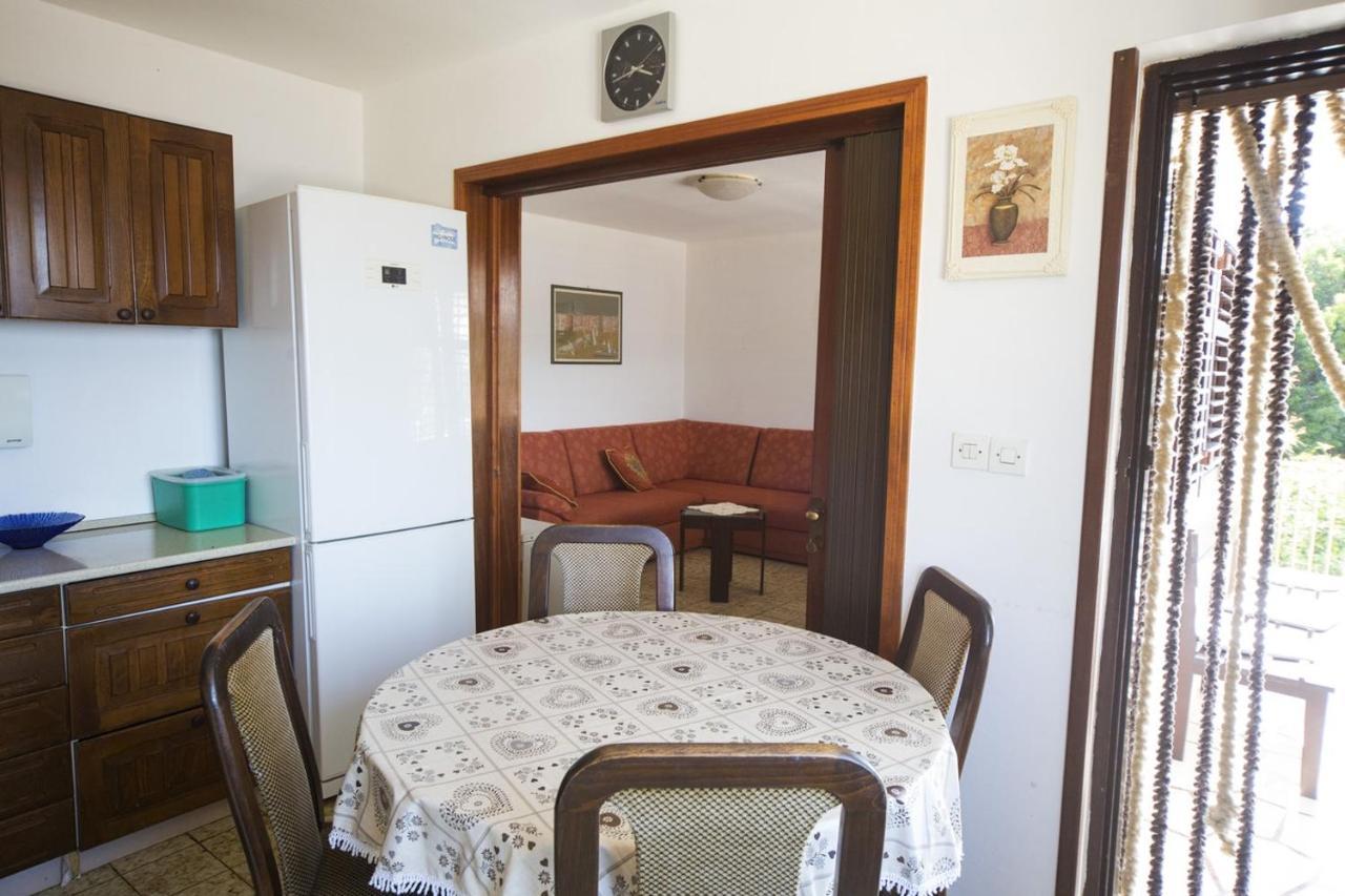 Apartments By The Sea Maslinica, Solta - 774 Grohote Exterior photo